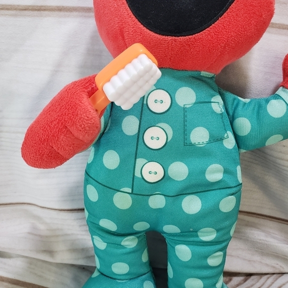 Hasbro Sesame Street Elmo Learn To Brush Your Teeth Interactive Plush Doll 12" - Picture 3 of 12